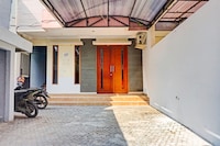 Hotel O J&b Rooms Tomang - 4 hours stay