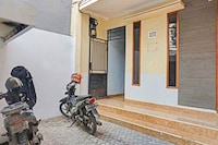 Hotel O J&b Rooms Tomang - 4 hours stay