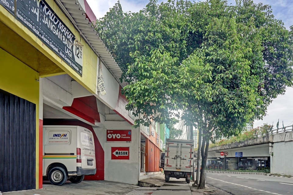 Hotel O J&b Room Pramuka - 4 hours stay, East Jakarta, Jakarta