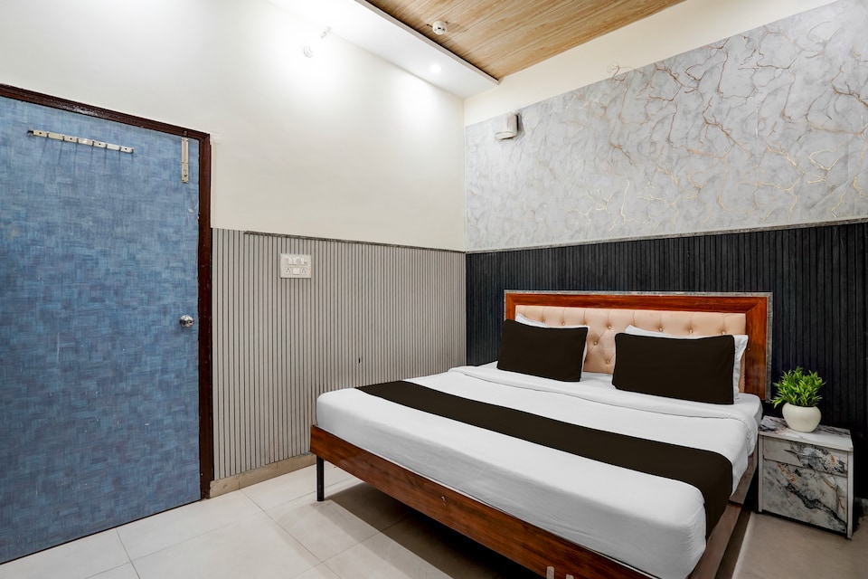 Hotel O Dadri Railway Station Formerly Cross Town, Greater Noida, Noida