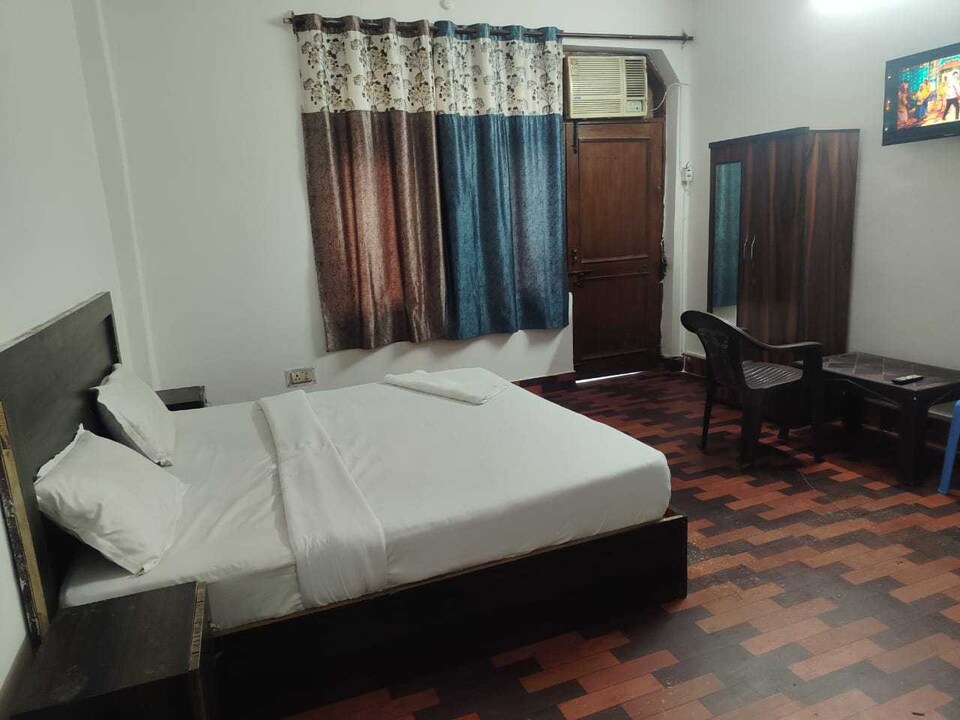 Hotel O Sector 12 Ghaziabad Formerly VIP Inn, Ghaziabad City, Ghaziabad