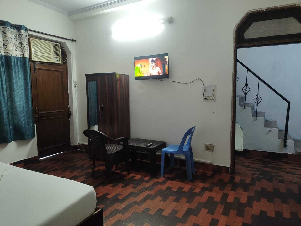 Hotel O Sector 12 Ghaziabad Formerly VIP Inn, Ghaziabad City, Ghaziabad