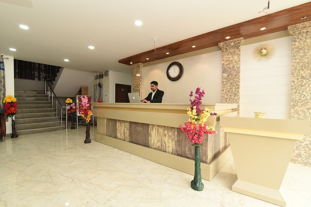Hotel O Noida Suites