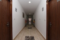 Hotel O Noida Suites