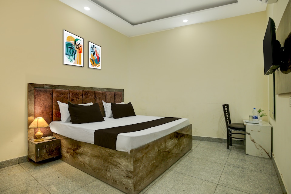 Hotel O S Town Guest House, Ferozepur Road Ludhiana, Ludhiana