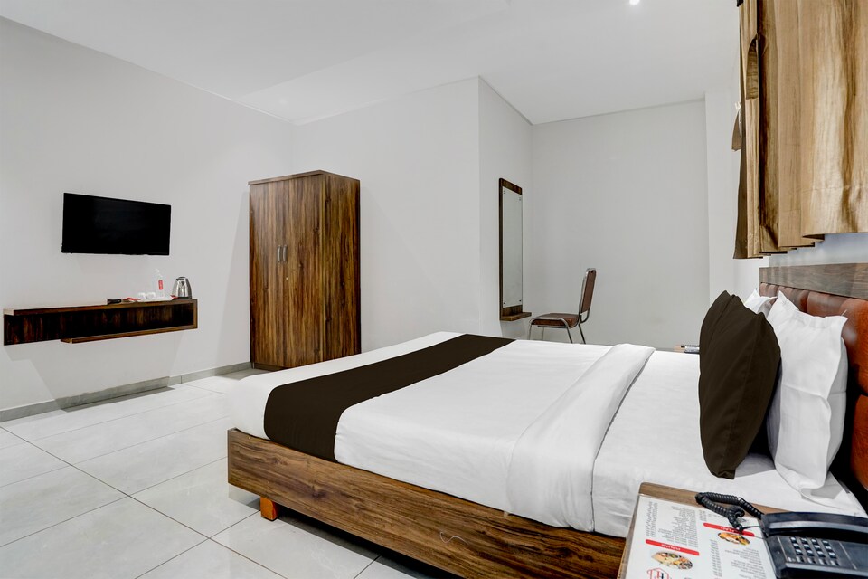 Collection O Kalol Junction Formerly Hotel Prime Land, Kalol Gandhinagar, Gandhinagar