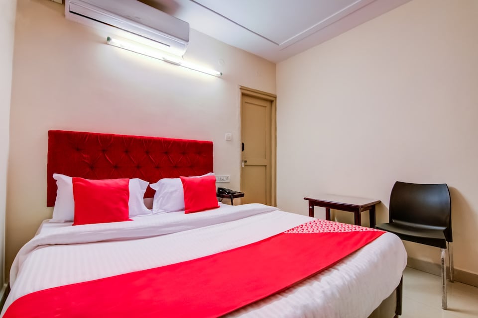 OYO Hotel Lakshmi Paradise, Transit Vizag, Visakhapatnam