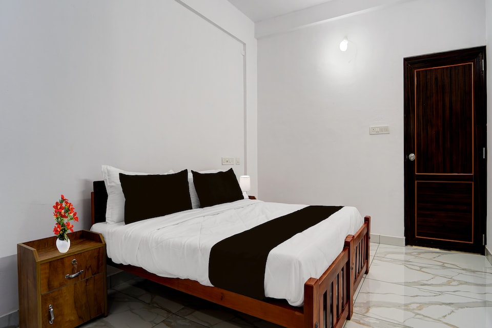 Super Collection O Rajagiri Hospital Aluva East, Aluva Kalamassery Kochi, Kochi