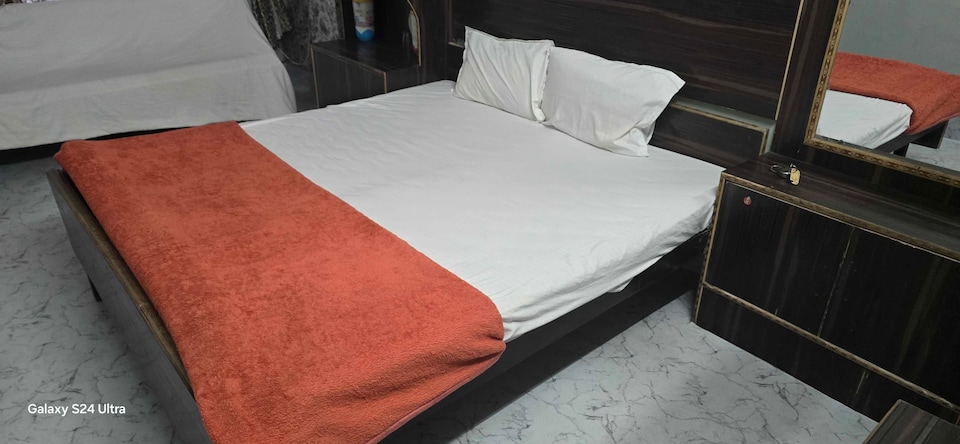 Hotel O Elysian , Rambagh Allahabad, Prayagraj