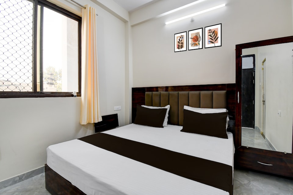 HOTEL O GREENWOOD INN, Faizabad Road, Lucknow