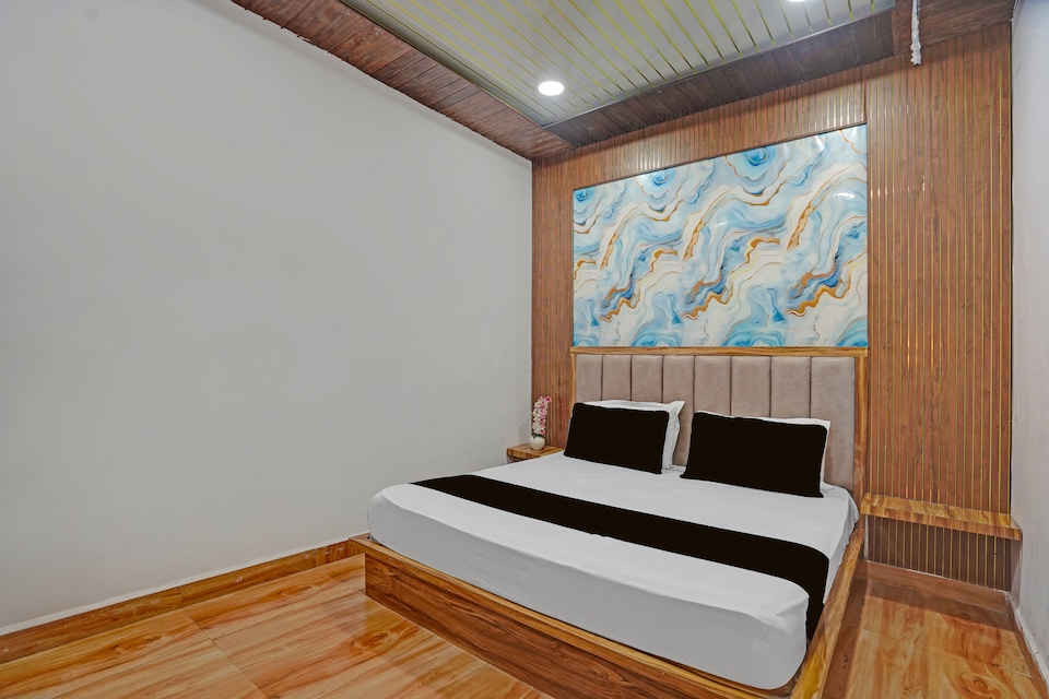 Hotel O by OYOThe  Signature Stay Guest House, North Delhi, Delhi