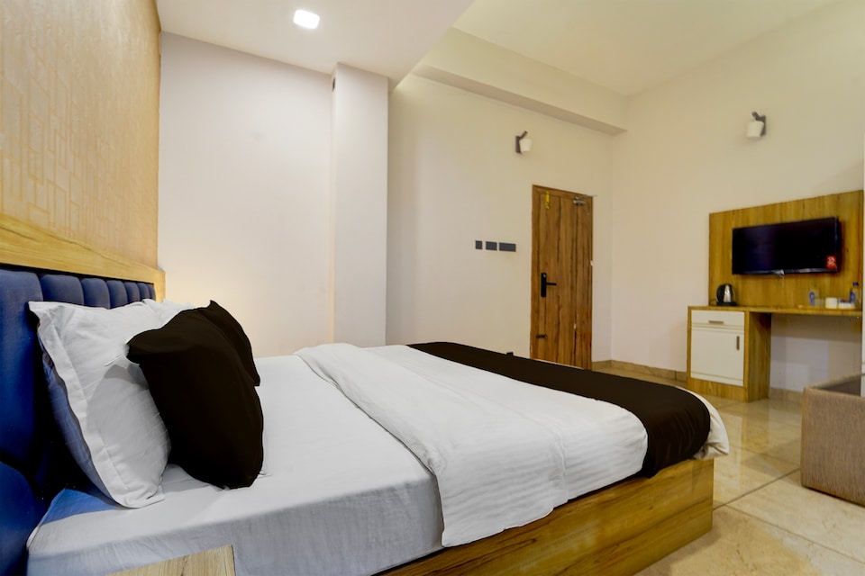 Hotel O REFRESH INN & SUITES, Calicut City, Calicut
