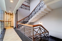 Hotel O REFRESH INN & SUITES
