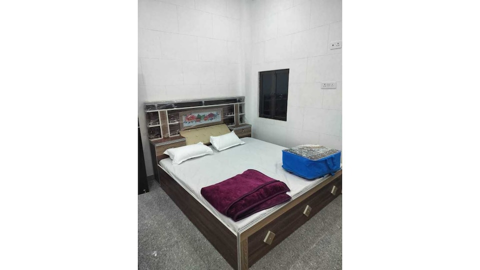 SPOT ON Hotel Marson Place, Mirzapur, Mirzapur