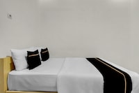 OYO 95074 River House