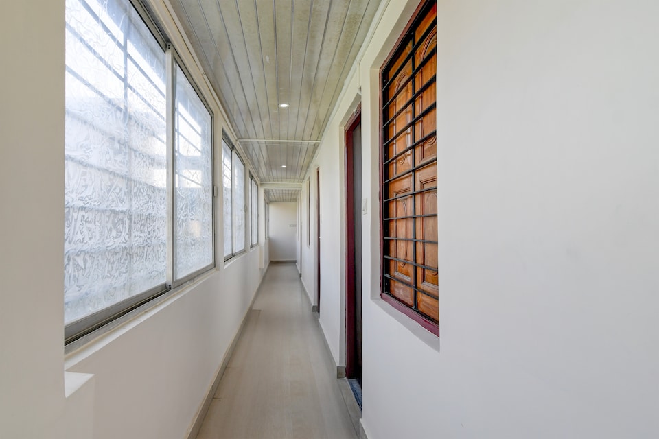 Super Hotel O Kanchenjunga Stadium Formerly Bindhan's Inn, Hong Kong Market Area Siliguri, Siliguri