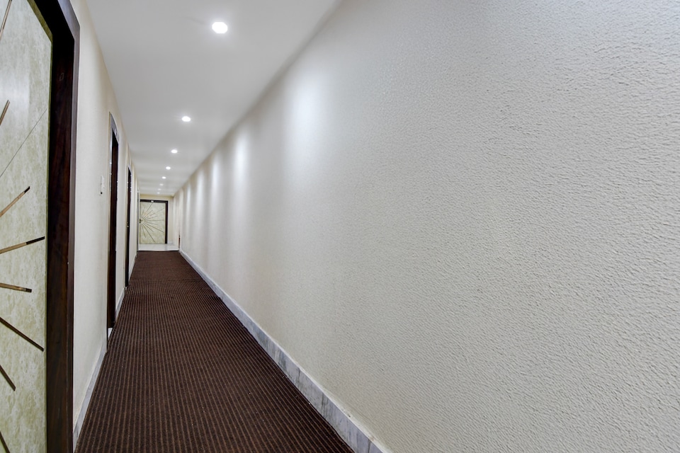 Super Hotel O Barasat Government College Formerly Mivaan Comfort, VIP Road Kolkata, Kolkata