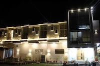 Hotel O Shree Madhav Palace