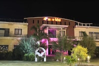 Hotel O Shree Madhav Palace