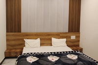 Hotel O Shree Madhav Palace