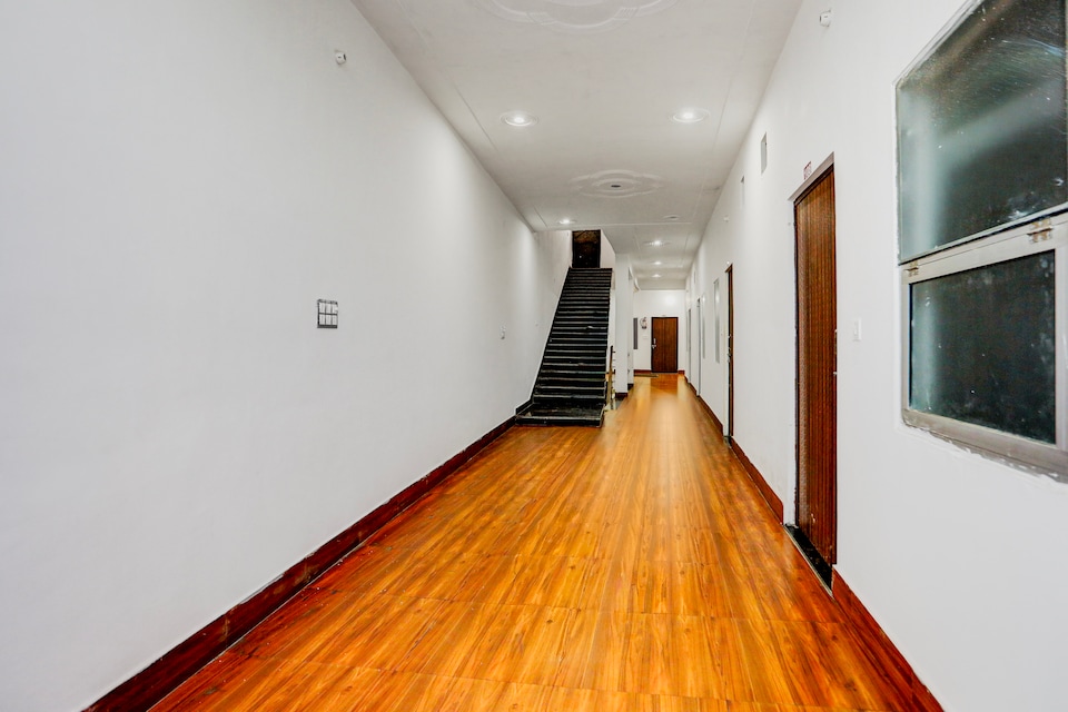 Hotel O Naroli Crossway Mathura Formerly Dev Residency, Mathura Station, Mathura