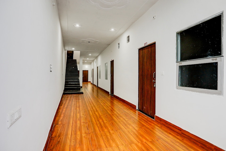 Hotel O Naroli Crossway Mathura Formerly Dev Residency, Mathura Station, Mathura