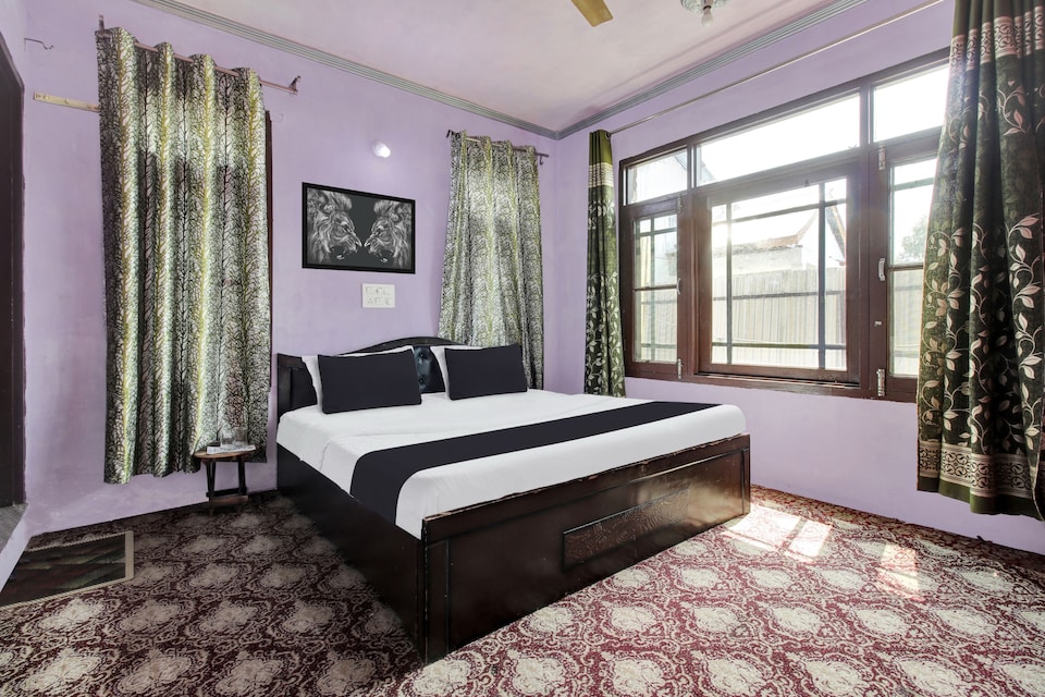 Hotel O Amber Inn, Nigeen lake cluster, Srinagar