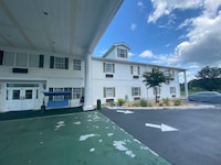Plantation Inn & Suites by Hotel O Jackson GA