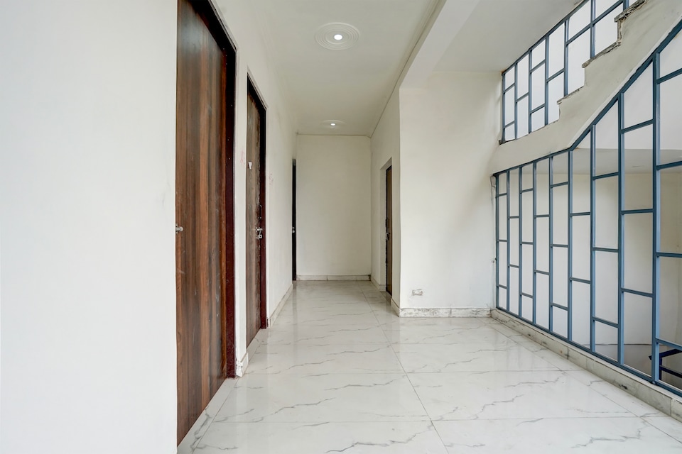 SPOT ON Diamond Guest House, Kalkaji Delhi, Delhi