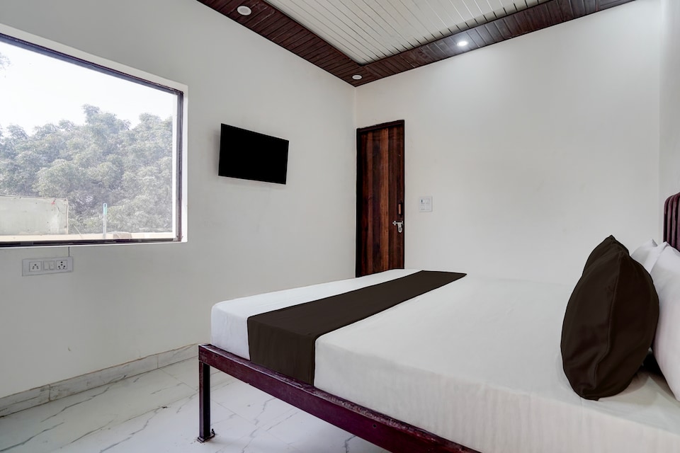 SPOT ON Diamond Guest House, Kalkaji Delhi, Delhi