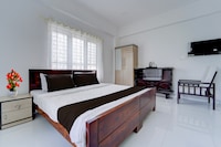 Super Collection O Kulathoor Technopark Formerly United Mansions