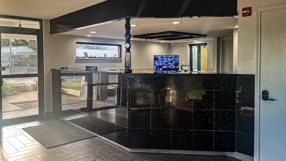 Studio 6 Suites Dallas, TX – Loop 12 West, C75220, Dallas