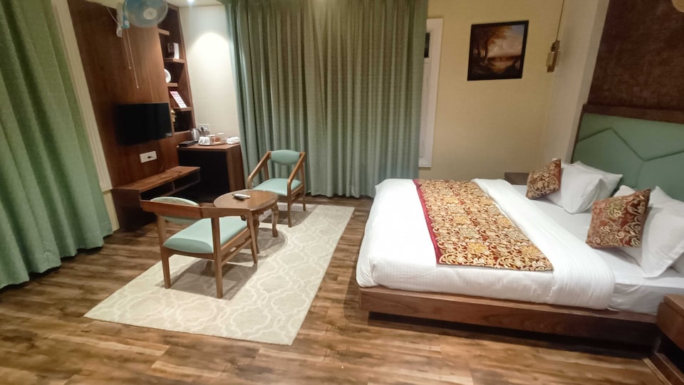 Palette Hotel Cecil by CheckIn Srinagar, Nishat, Srinagar