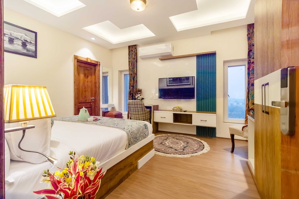 Palette Hotel Cecil, Srinagar, Nishat, Srinagar