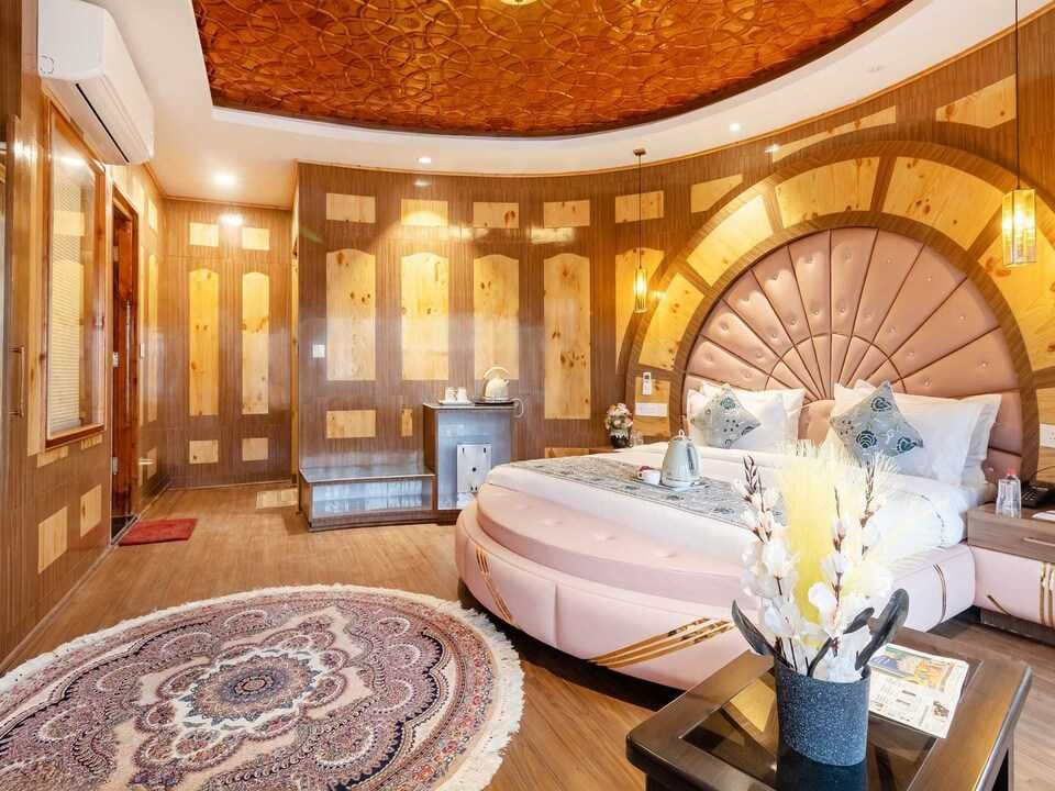 Palette Hotel Cecil by CheckIn Srinagar, Nishat, Srinagar