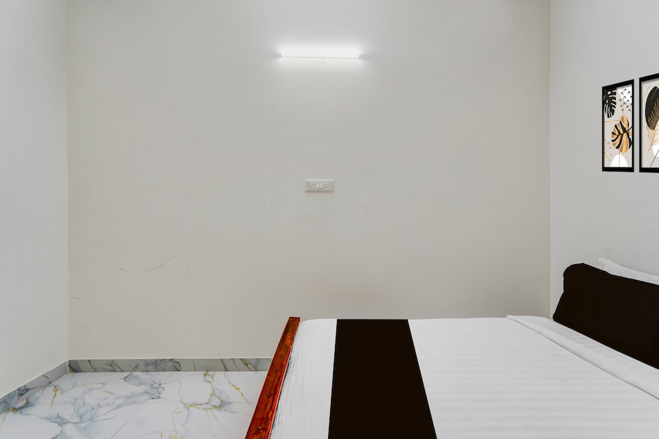 Hotel O RA ROOMS , HSR Bommanahalli Bangalore, Bangalore