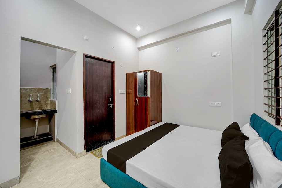 SPOT ON Hotal Saawariya Place , Kolar Road, Bhopal