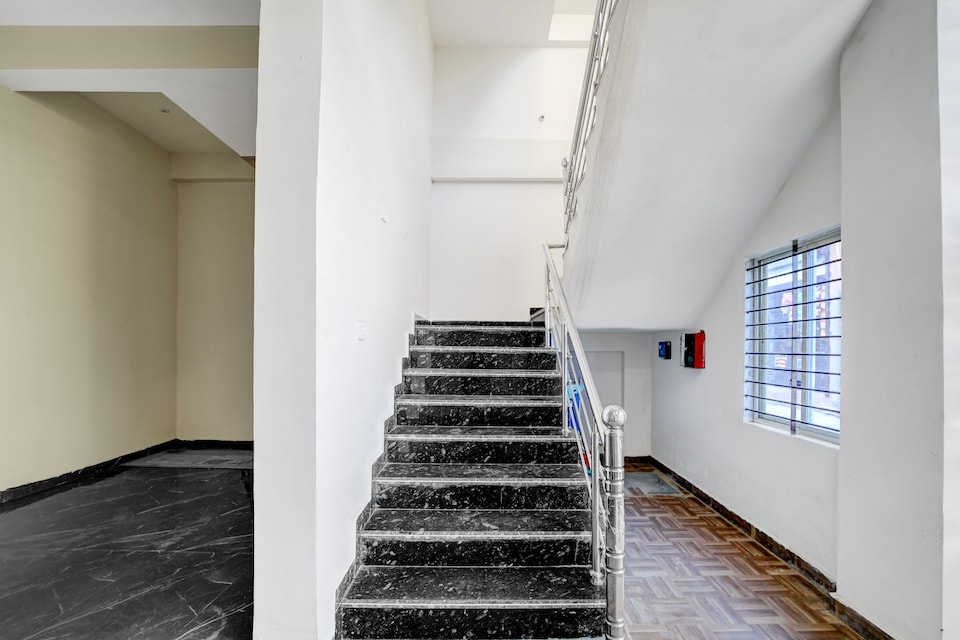 SPOT ON Hotal Saawariya Place , Kolar Road, Bhopal