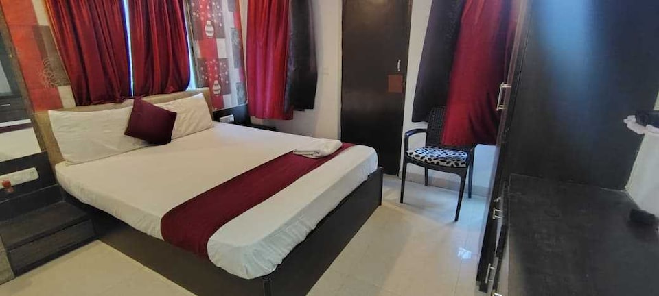 Hotel O Premium 12th Night, VIP Road Kolkata, Kolkata