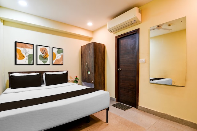 Hotel O Premium 12th Night