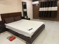 Hotel O Premium 12th Night