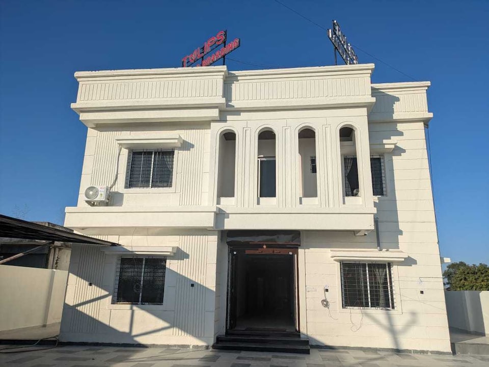 Hotel O TULIPS LODGING & BOARDING , Bus Stand Nagpur, Nagpur