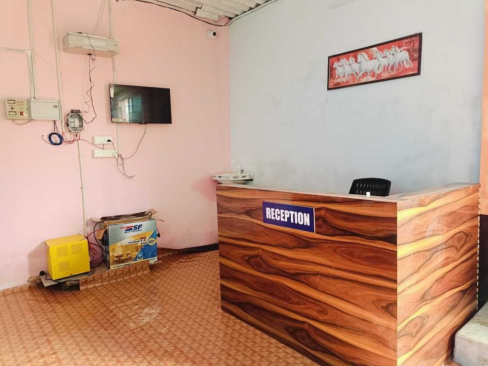 SPOT ON Samrat Hotel, Vikas Nagar Lucknow, Lucknow