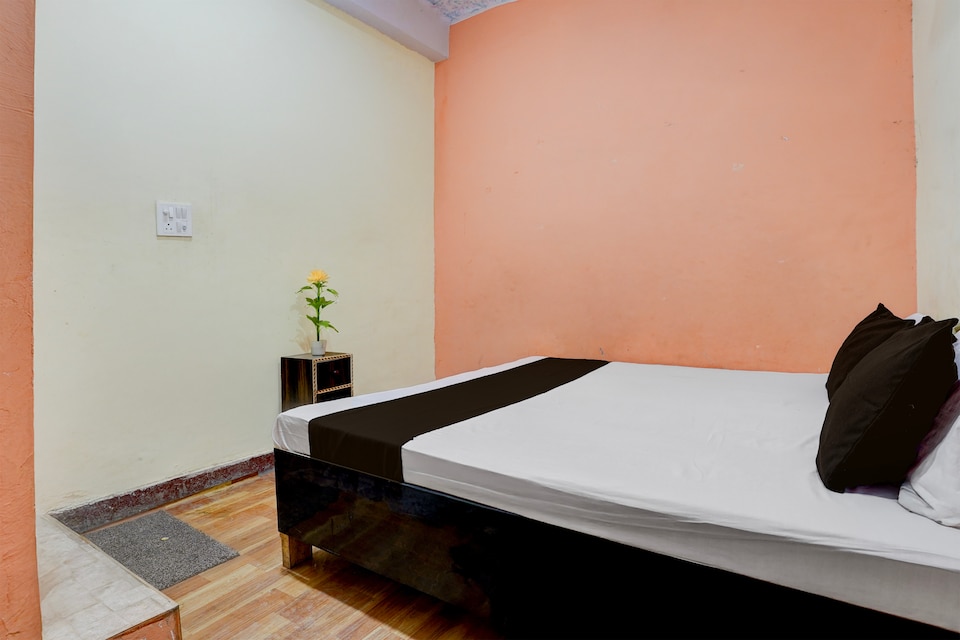 SPOT ON Hotel VK , Mumfordganj Allahabad, Prayagraj