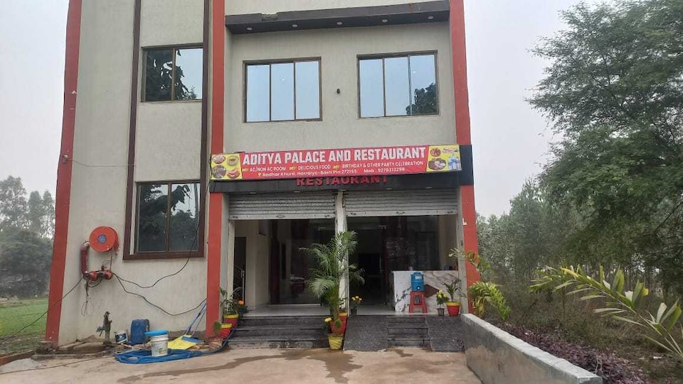 SPOT ON Aditya Palace & Restaurant, Basti, Basti