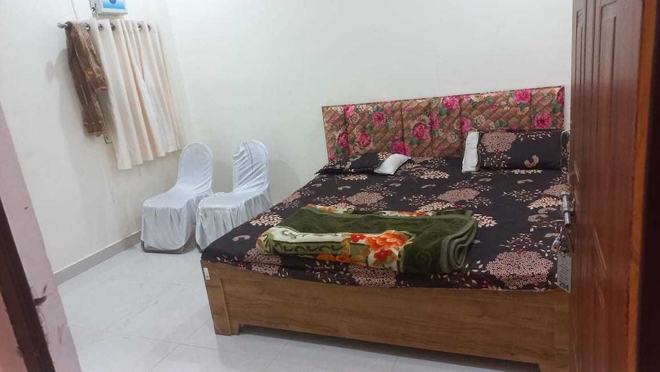 SPOT ON Aditya Palace & Restaurant, Basti, Basti