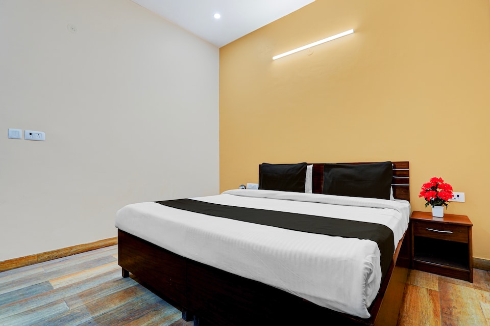 Hotel O Aryan Castle Homestay , Dehradun ISBT, Dehradun