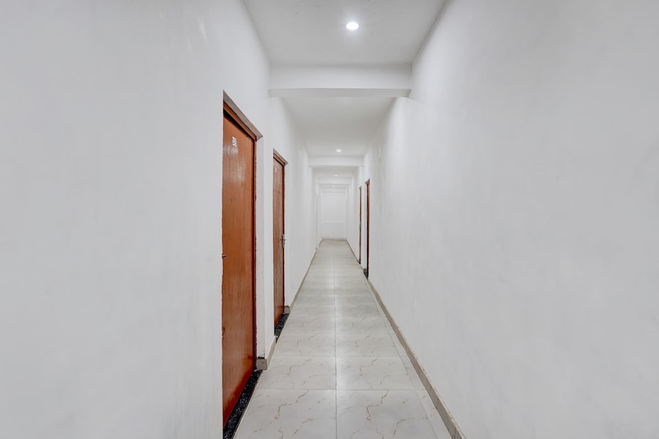 SPOT ON Hotel Aagman Inn , Rambagh Allahabad, Prayagraj