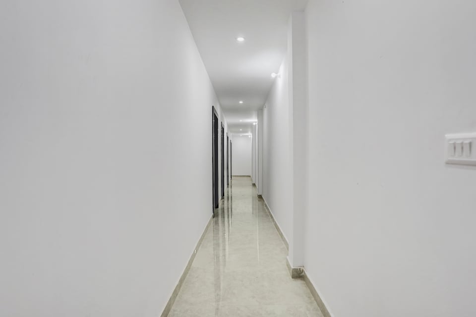 Super Hotel O NS Hotel , Golghar, Gorakhpur