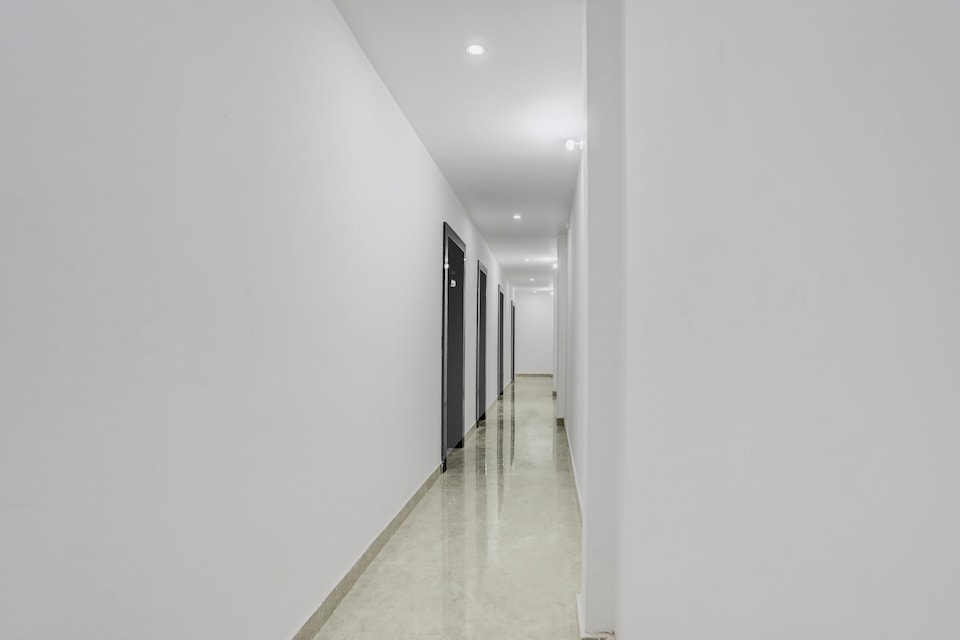 Super Hotel O NS Hotel , Golghar, Gorakhpur